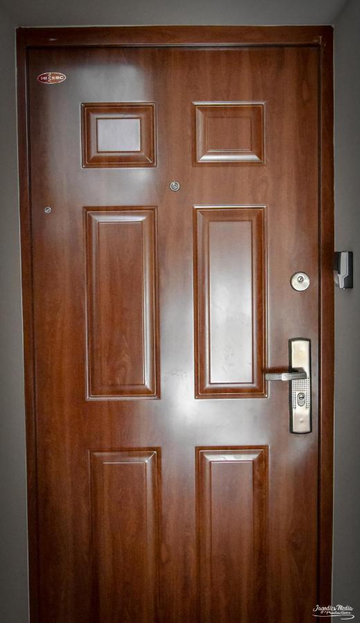 Lovely Central Apartment With Free Parking, Koezponthoz Koezeli 3 Szobas Lakas 기오르 외부 사진