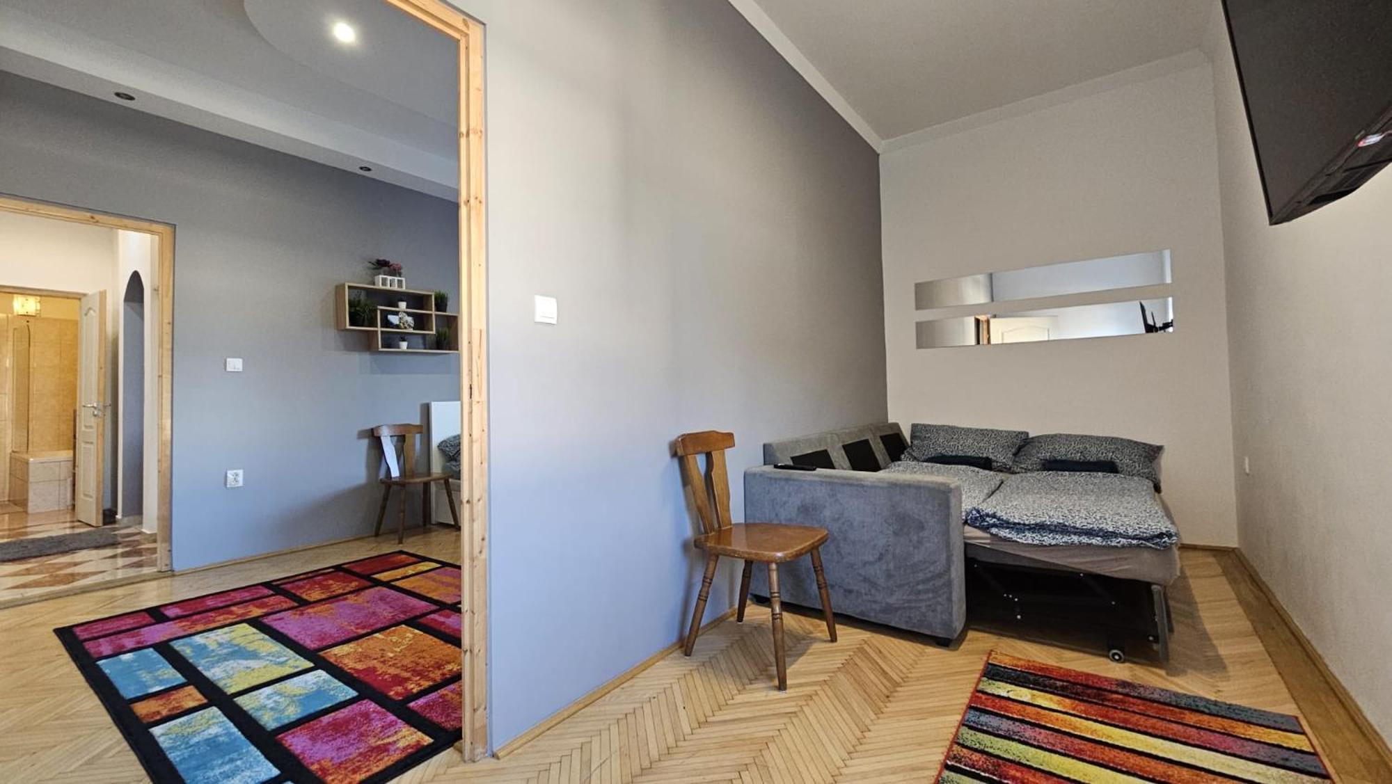 Lovely Central Apartment With Free Parking, Koezponthoz Koezeli 3 Szobas Lakas 기오르 외부 사진